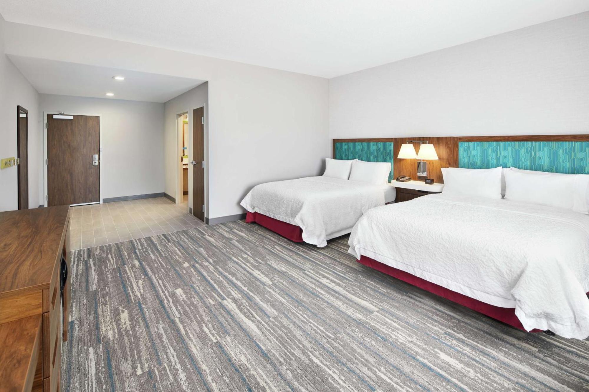 Hampton Inn Odessa Trinity Екстериор снимка